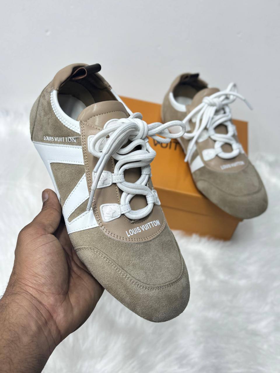 LV 
Size 36 to 41
140 dhs🪙💚

Zain21
♥️♥️♥️
