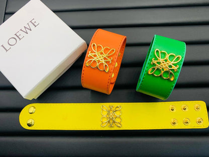 BRACELET 
LEATHER TYPE
45 dhs💓 EACH 
OFFER💥
WITH BOX AND PAPER BAG🛍️🎁

Zain80
♥️♥️♥️