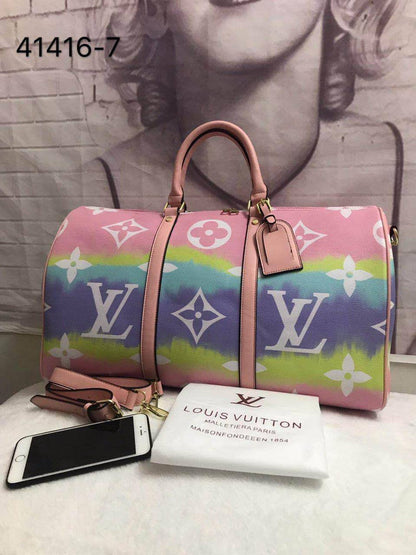 TLV Travel Bags

good quality

120 dhs✅
150 dhs✅

Zain137
♥️♥️♥️