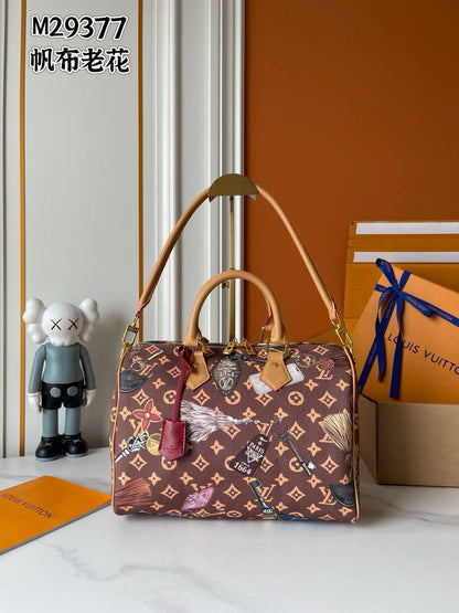 LV
Master
Size30cm  
240 dhs✅

Zain114
♥️♥️♥️
