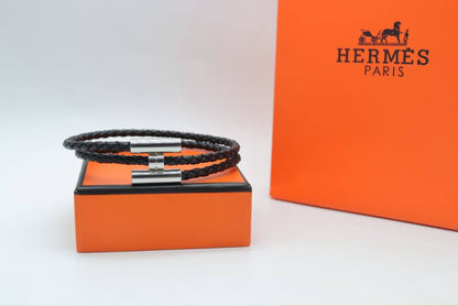 Bracelet
Hermes
60 dhs🇦🇪🇦🇪

Zain33
♥️♥️♥️