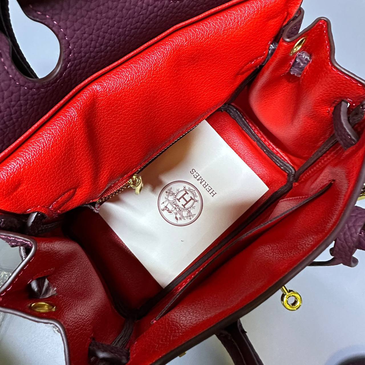 HERMES BIRKIN 
SMALL SIZE 
GOOD QUALITY 
WITH BOX 
🎁🎁🎁

95 dhs✅

Zain295
♥️♥️♥️