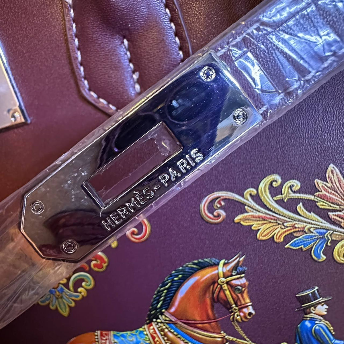 Hermes

135 dhs

Size 30 cm 

Zain295 
♥️♥️♥️