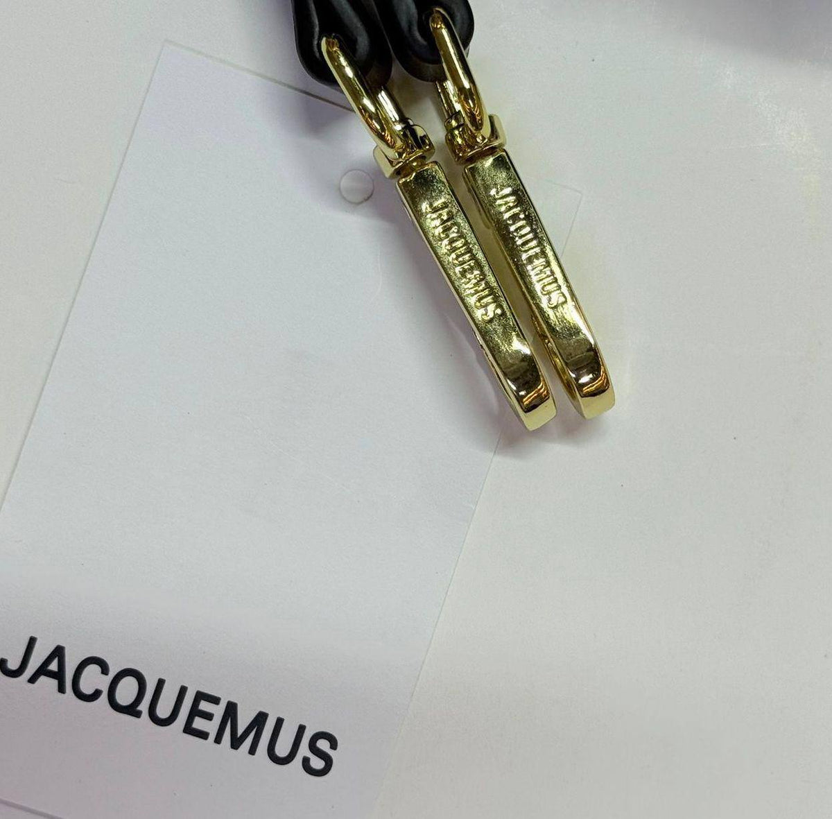 JACQUEMUS 

NEW CAME 
GOOD QUALITY
 WITH BOX 

110 dhs🇦🇪🇦🇪🇦🇪

Zain295
♥️♥️♥️