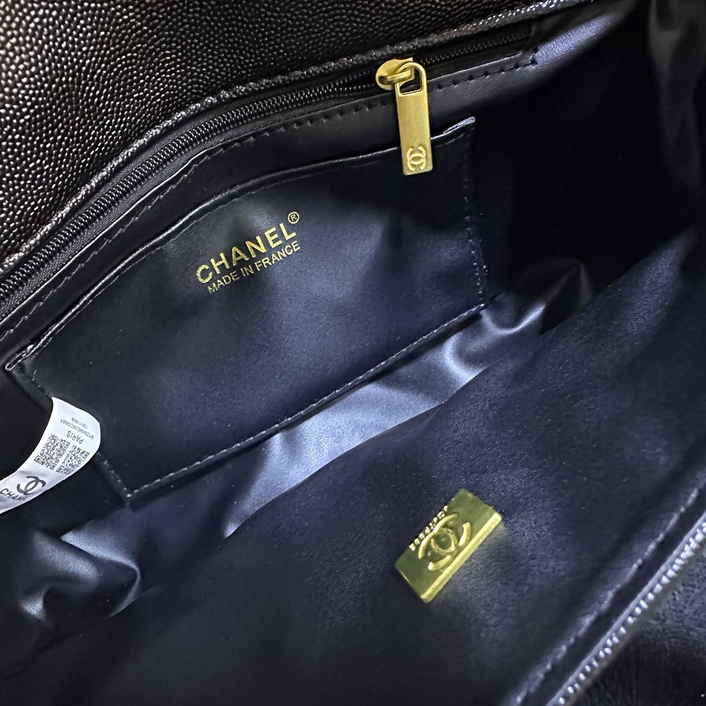 CHANEL
 GOOD QUALITY 
WITH BOX 
130 dhs✅

Zain295
♥️♥️♥️