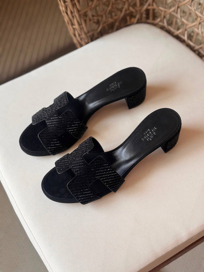 HERMES 
✨ Collection
👠 36–41
💎 Premium Quality
🔥 Super Master
450 dhs✅

Zain198
♥️♥️♥️