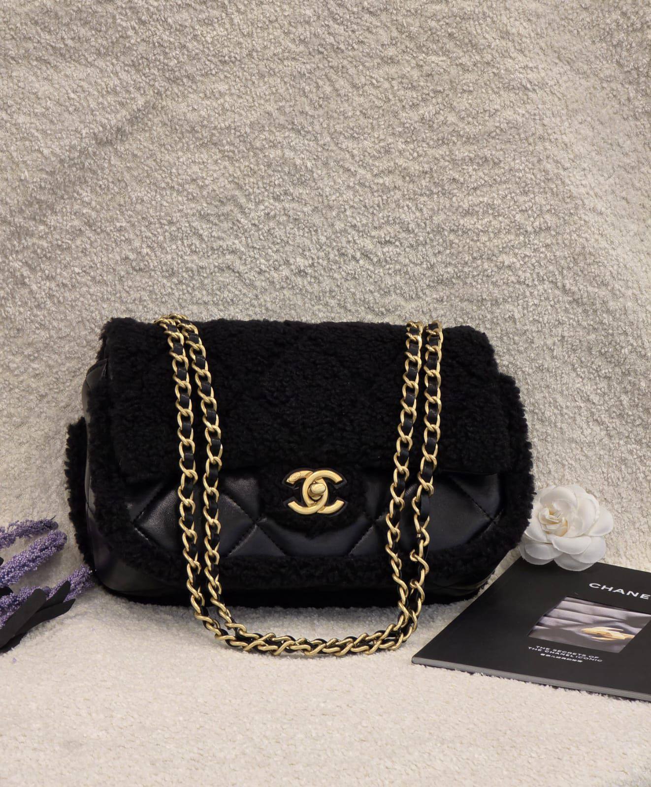 Chanel Master 
           23Cm
260 dhs❣️

Zain131
♥️♥️♥️