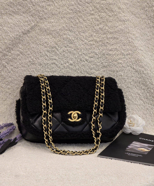 Chanel Master 
           23Cm
260 dhs❣️

Zain131
♥️♥️♥️