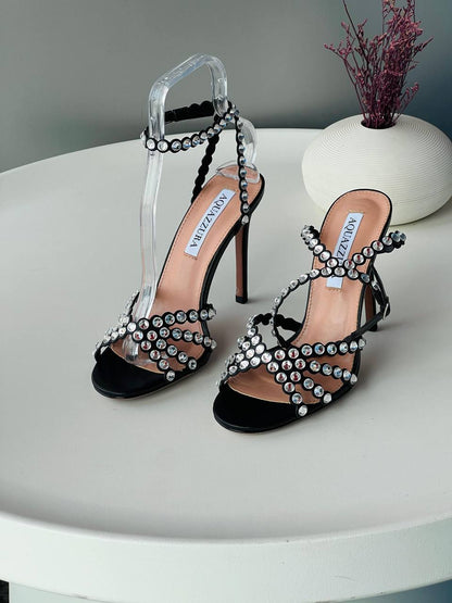 AQUAZZURA VIP 😇

340 dhs 

36-42

Zain43
♥️♥️♥️