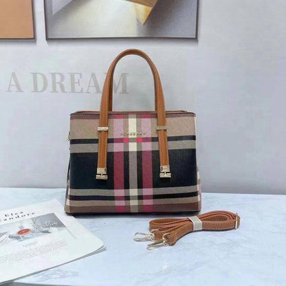 Burberry 
Good Quality 
100 dhs🪙💕

Zain250
♥️♥️♥️