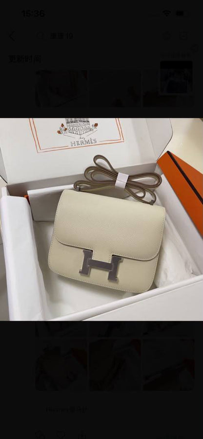 Hermes 
105 dhs🇦🇪🇦🇪
with box
size 19×5×15cm

Zain42
♥️♥️♥️