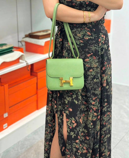 HERMES 
 GOOD QUALITY WITH BOX 
110 dhs✅

Zain39
♥️♥️♥️
