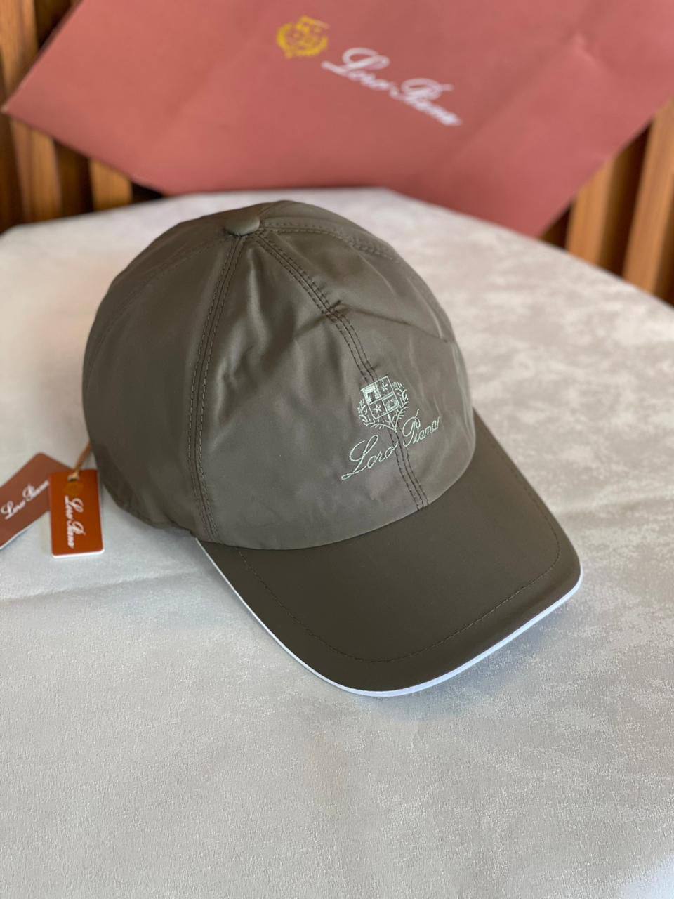 LORO PIANA
Unisex Caps
Master Quality 
190 dhs✅

Zain276
♥️♥️♥️