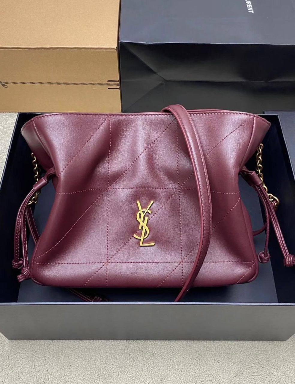 YSL
110 dhs🗽
SIZE：26×18×12.5cm
Good quality 

with box
🎁🎁🎁

Zain35
♥️♥️♥️