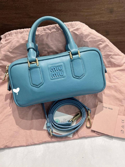Miumiu Long
Size : 23 * 8 * 11 cm

90 dhs🪙💕

with box🎁

Zain115
♥️♥️♥️