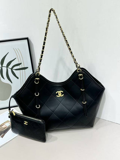 Chanel
 high quality  

41cm
100 dhs🇦🇪🇦🇪

Zain26
♥️♥️♥️