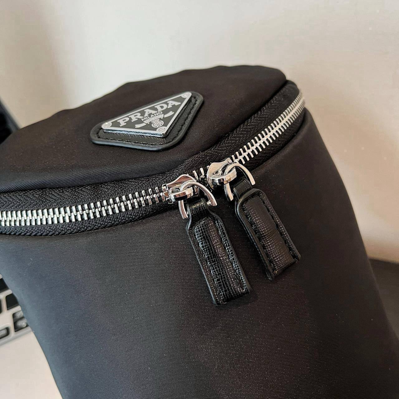 Prada

19*16*13cm


1set 60 dhs🇦🇪🇦🇪
Zain17
♥️♥️♥️