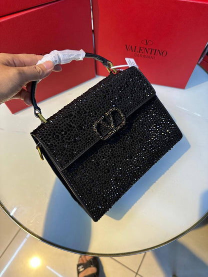 VALENTINO 

100 dhs✅

with box
🎁🎁🎁

Zain90
♥️♥️♥️