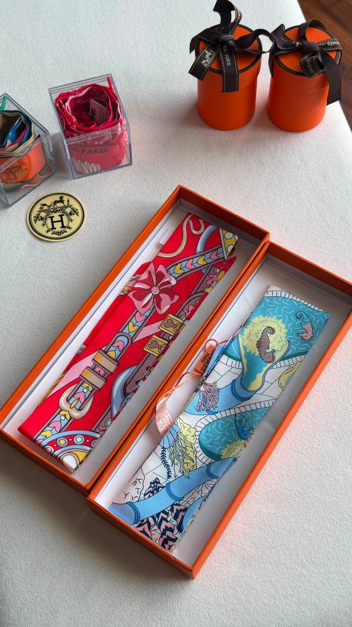 Hermes 
*Twilly Scarf* 
*With orginal packing*  🎁
250 dhs🇦🇪🇦🇪
*VIP QUALITY*

Zain280
♥️♥️♥️
