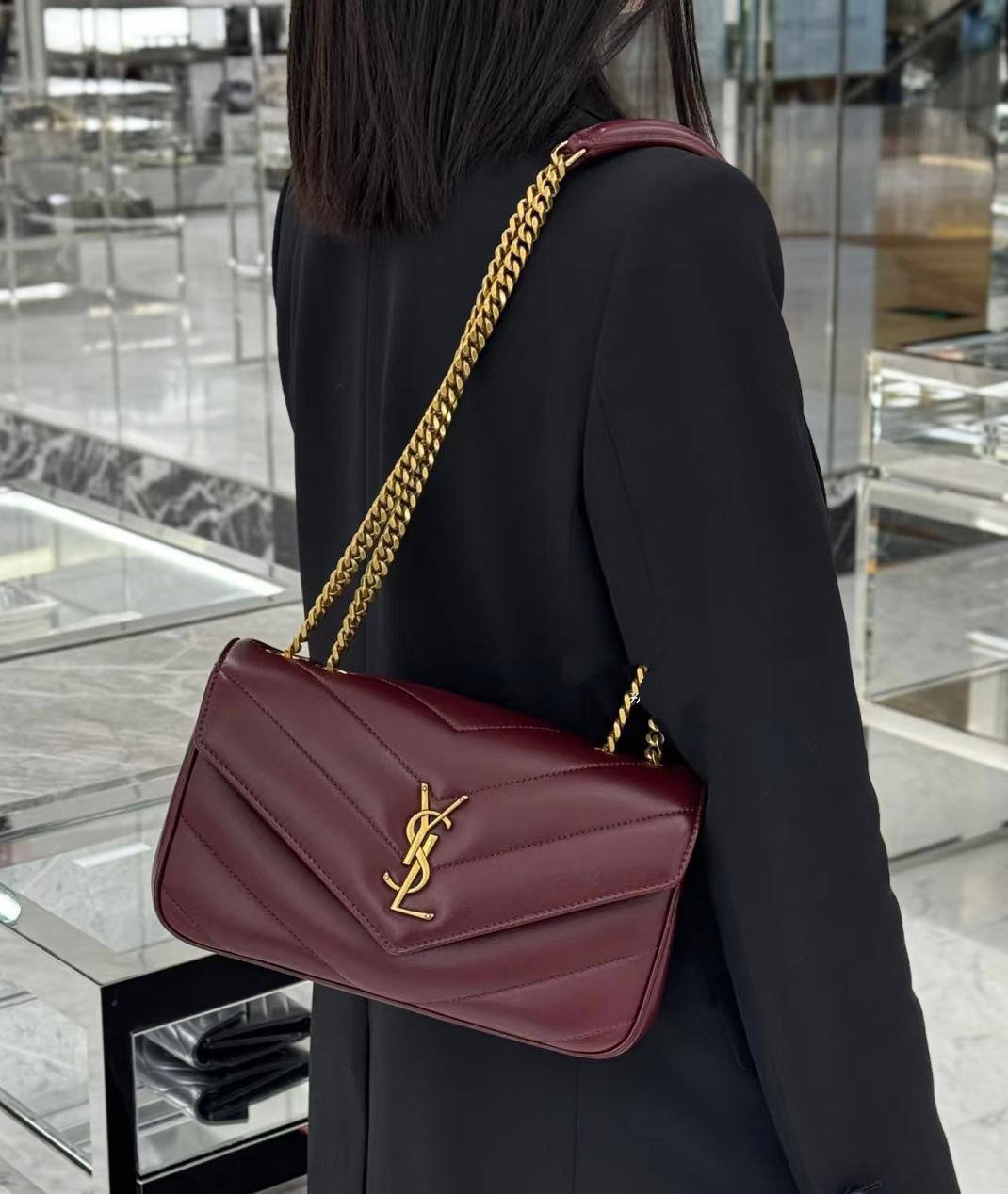 YSL
90 dhs🇦🇪

With box
🎁🎁🎁

24 cm 

Zain219
♥️♥️♥️