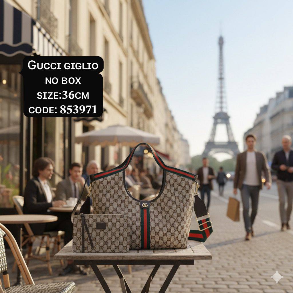 Gucci ɢɪʟɪᴏ ᴛᴏᴛᴇ
ɴᴏ ʙᴏx
ʟᴇᴀᴛʜᴇʀ
sɪᴢᴇ:𝟑𝟔ᴄᴍ
120 dhs🪙🌨️

Zain56
♥️♥️♥️