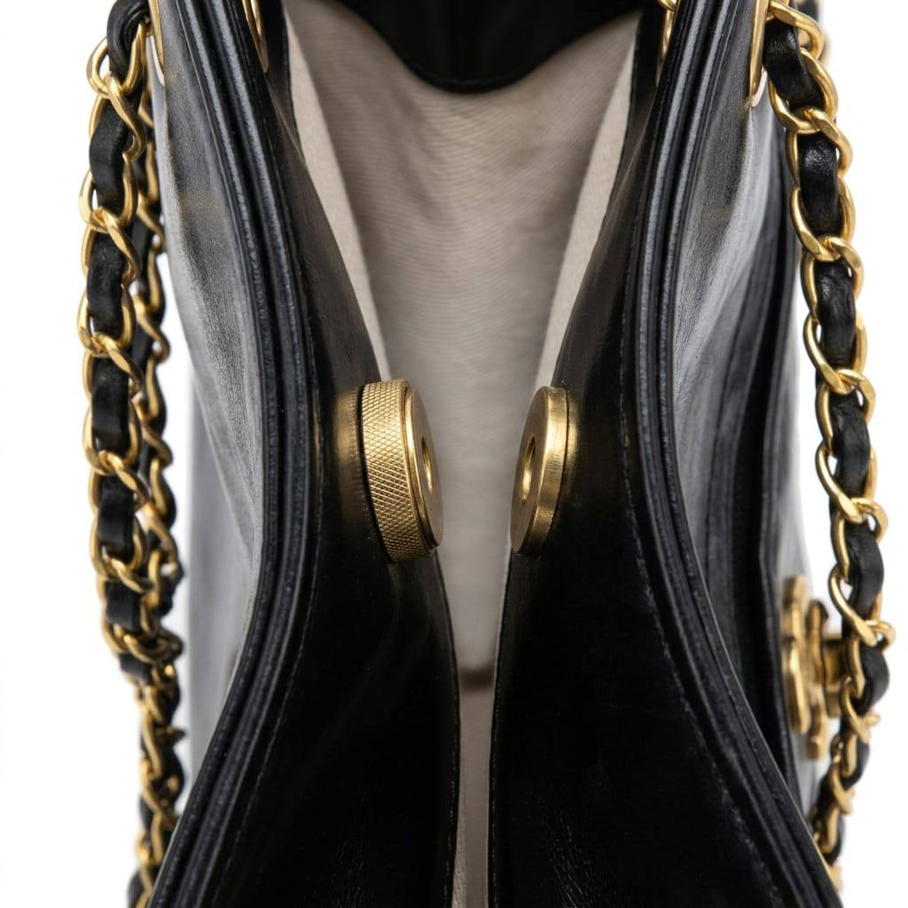CHANEL ʙᴜᴄᴋᴇᴛ
sʜᴏᴜʟᴅᴇʀ ʙᴀɢ
ǫᴜɪʟᴛᴇᴅ ᴄᴀʟғsᴋɪɴ
ᴛᴡɪsᴛ  ᴄʜᴀɪɴ ᴘʀᴇss ʟᴏᴄᴋ
ɢᴏʟᴅ ʜᴀʀᴅᴡᴀʀᴇ
sɪᴢᴇ : 32 cm

75 dhs✅

Zain31
♥️♥️♥️