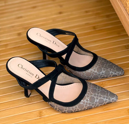 Dior
AAA Quality
𝗦𝗶𝘇𝗲 𝟯𝟲 𝘁𝗼 𝟰𝟭
450 dhs✅

Zain303
♥️♥️♥️