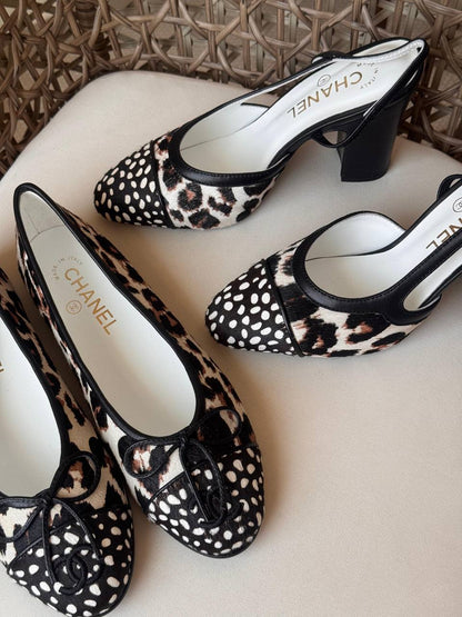 CHANEL 🪙
Size: 36 to 41
Super master quality 
450 dhs✅

Zain198
♥️♥️♥️