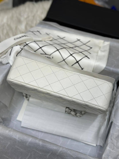 Chanel Classic Double Flap bag in VIP Chenal double flap

25.5 CM with silver-tone hardware

For Price 👇 WhatsApp✅
0568585901 
0507557372
0552275751 Owner Zain 👌

Zain71
♥️♥️♥️