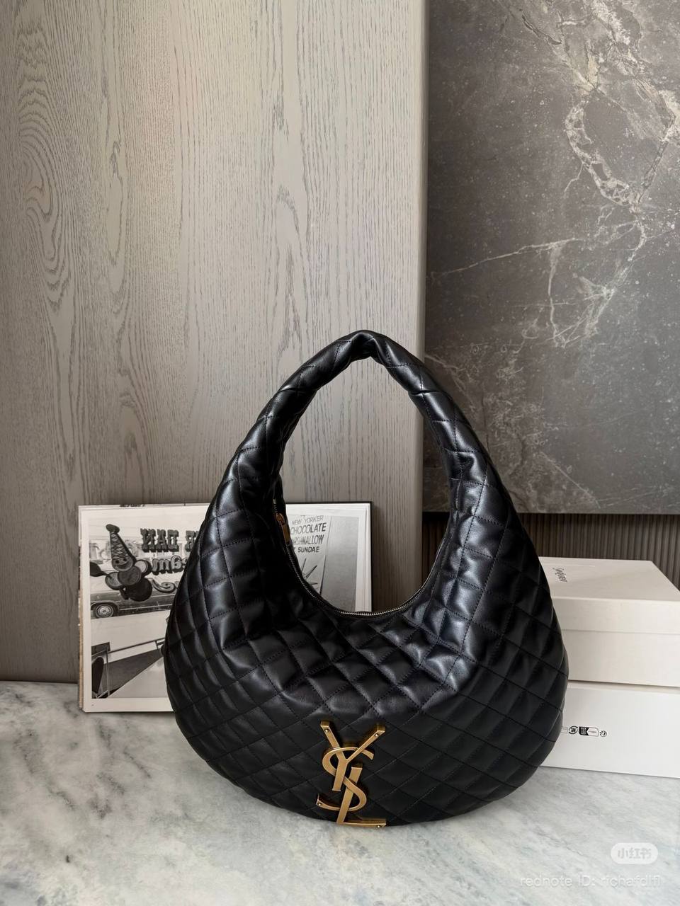 NEW✨YSL✨
MASTER QUALITY 🫶
WITH FULL PACKAGING🎁
SIZE::✨BIG✨
900 dhs🪙💚

Zain255
♥️♥️♥️