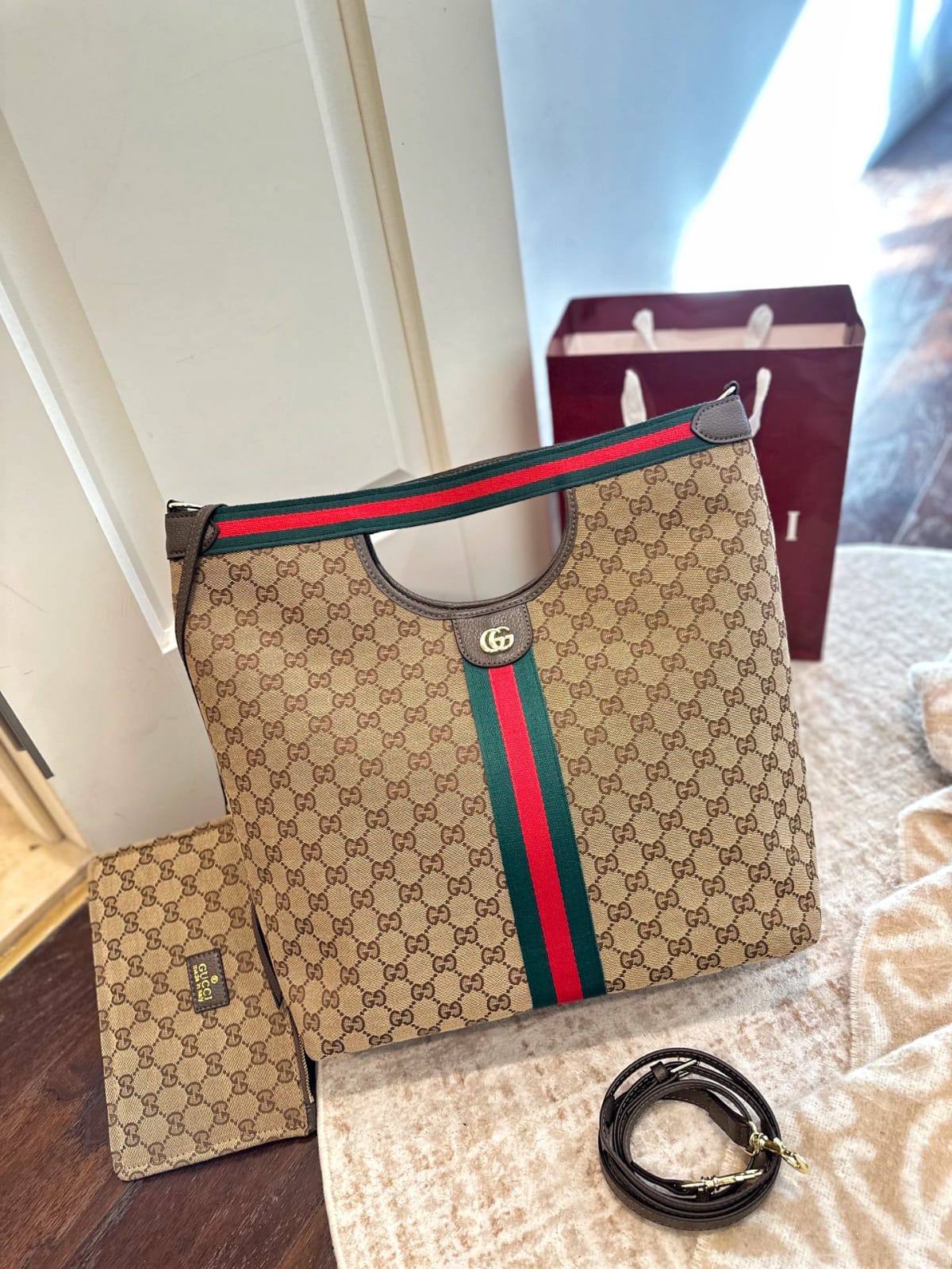 Chanel

260 dhs🇦🇪🇦🇪

Zain10
♥️♥️♥️