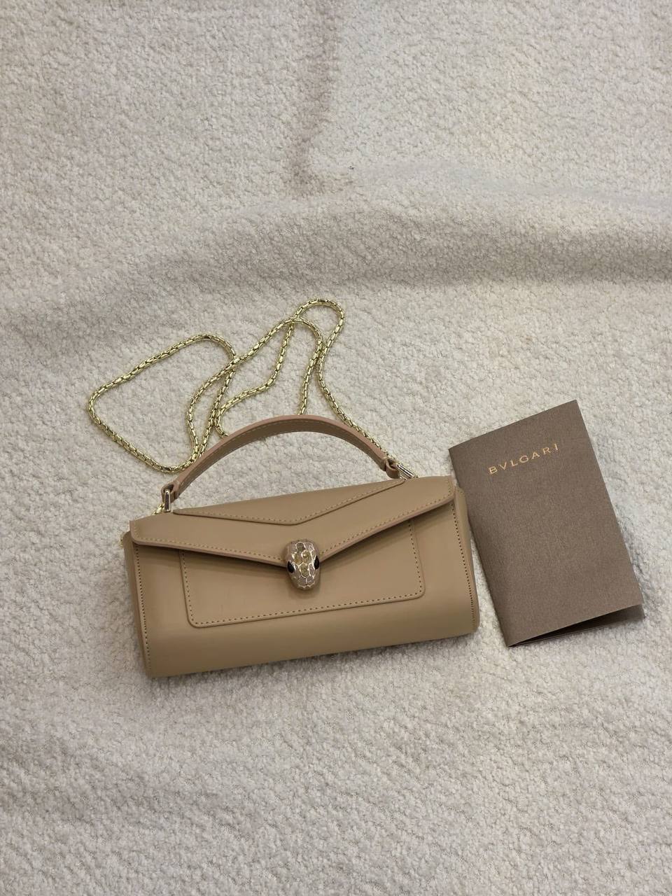 Bvlgari 
Master🔥🔥
 20Cm With Box
380 dhs✅

Zain131
♥️♥️♥️