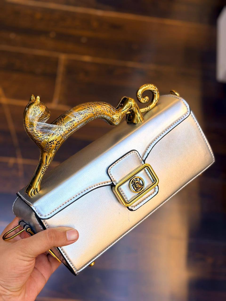 Lanvin

170 dhs

Zain175
♥️♥️♥️