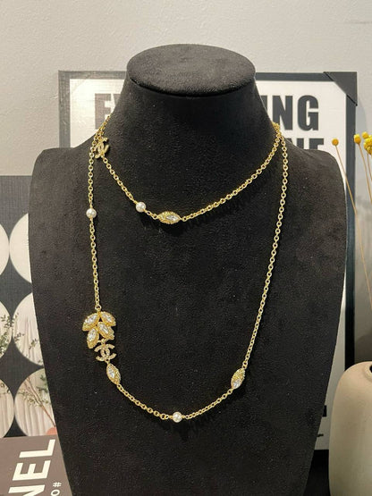 CHANEL❤️‍🔥*
Necklace 🦋
Master quality 💯
With normal boxes 📦 
90 dhs✅
With master box 🗃️ 
110 dhs✅

Zain216
♥️♥️♥️