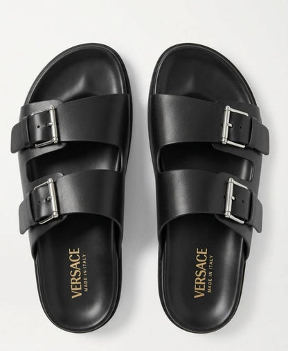 Slippers
Size 40 TO 45 
120 dhs✅

Zain183
♥️♥️♥️