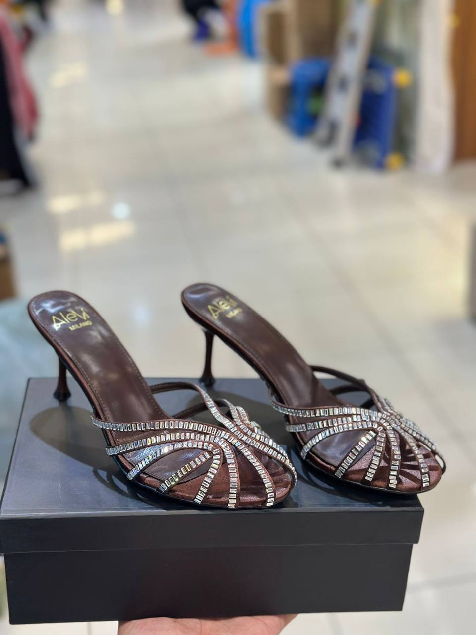 Alevi Milano 
Size 36 to 41 
120 dhs✅

Zain146
♥️♥️♥️