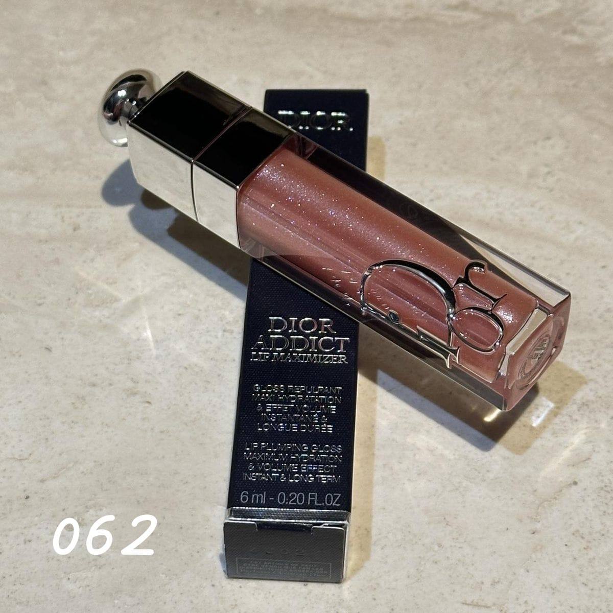 Dior lip gloss
40 dhs🪙🌺

Zain54
♥️♥️♥️