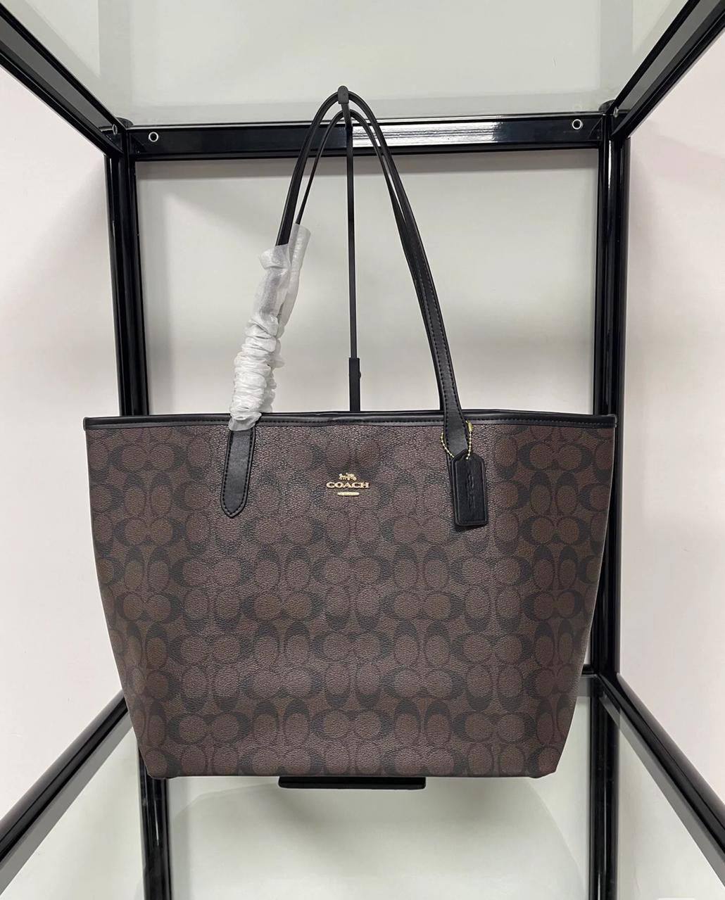Coach
90 dhs🪙💕
Size: 33/16/29
Good quality

Zain07
♥️♥️♥️