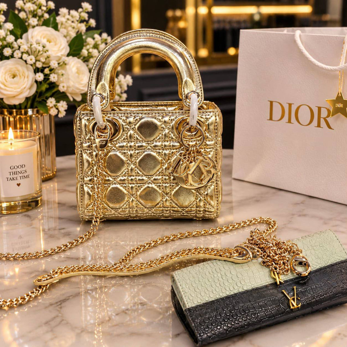 Dior Bag 

17Cm 
With Box
280 dhs🇦🇪🇦🇪

Zain131
♥️♥️♥️