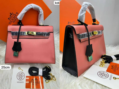 Hermes Kelly
Size : 25 * 20  cm
95 dhs🪙💕
with box 🎁

Zain115
♥️♥️♥️