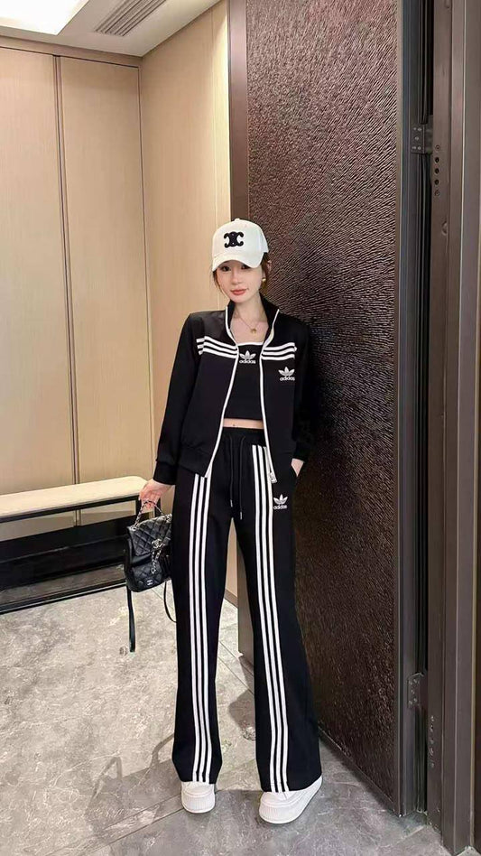 Adidas set

Good quality 

3 in 1
Size M-2XL

170 dhs 🇦🇪🇦🇪🇦🇪

Zain295
♥️♥️♥️