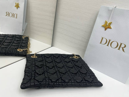 DIOR 

NEW DESIGN  

GOOD QUALITY 

110 DHS🇦🇪🇦🇪🇦🇪

Zain295
♥️♥️♥️