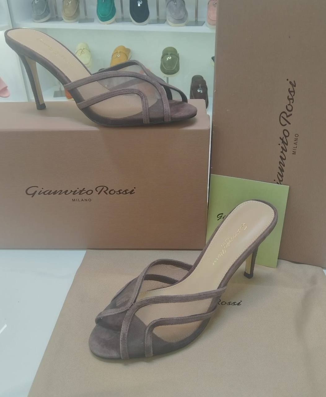 New Stock
280 dhs✅
Size 36-41

Zain207
♥️♥️♥️