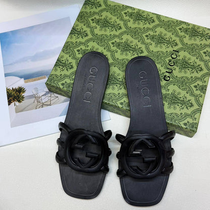 Slippers
Size 36-41
75 dhs✅

Zain236
♥️♥️♥️