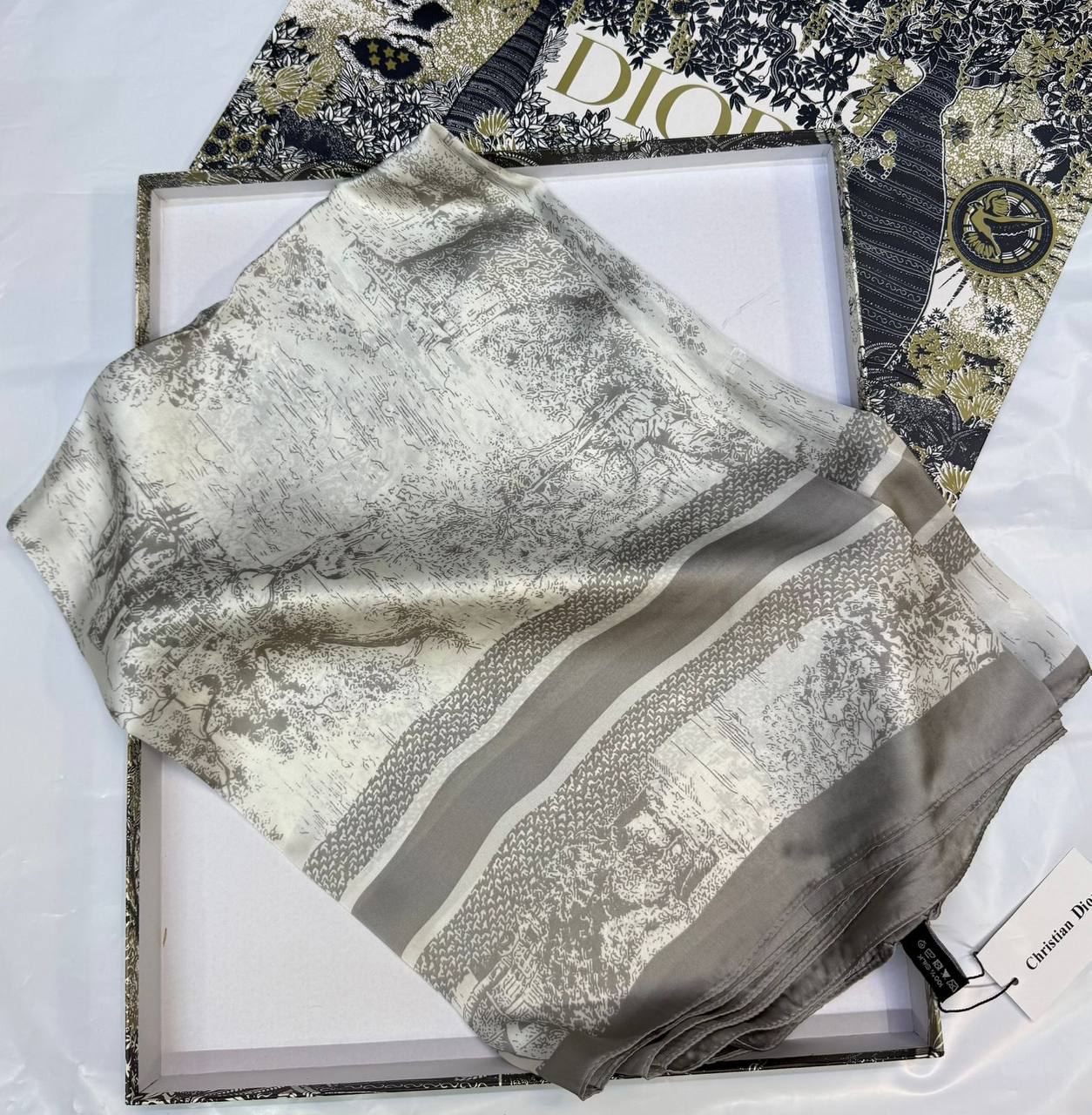 Silk scarf 🧣 
40 dhs✅

With box🎁
55 dhs✅

Zain93
♥️♥️♥️