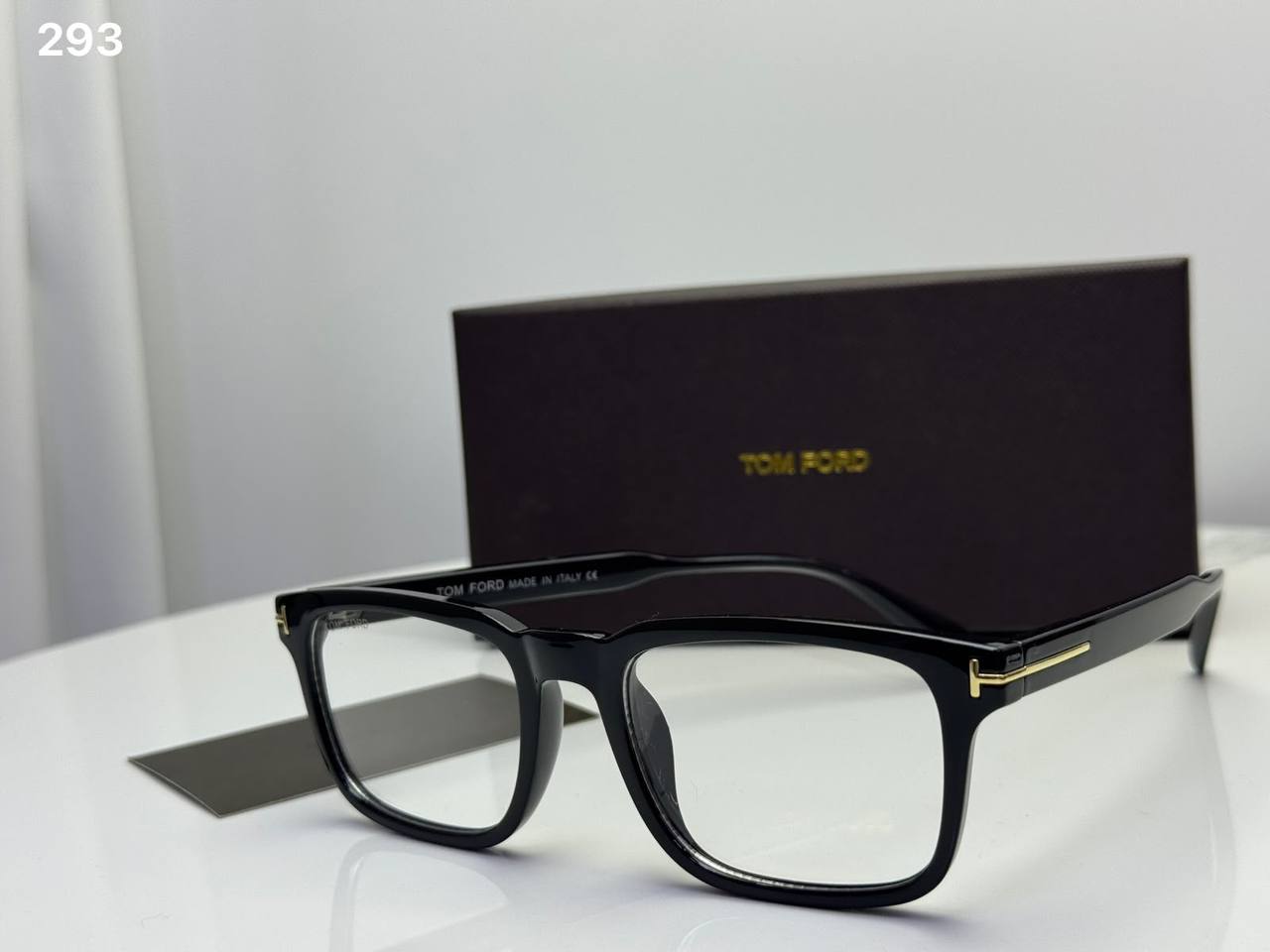 TomFord

55 DHS🇦🇪🇦🇪🇦🇪

Good quality 

Zain182
♥️♥️♥️