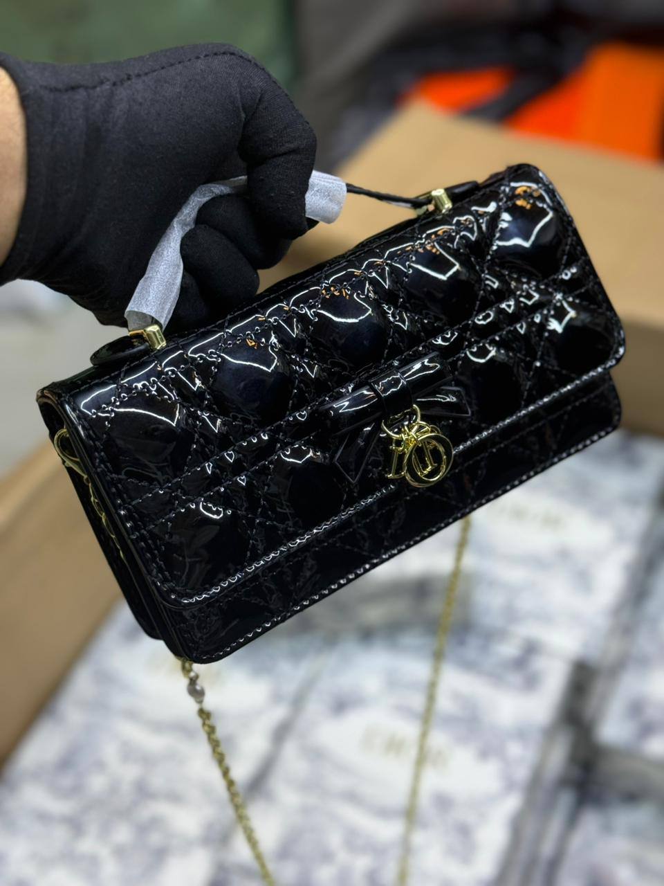 Dior
120 dhs💓
with box

Zain175
♥️♥️♥️