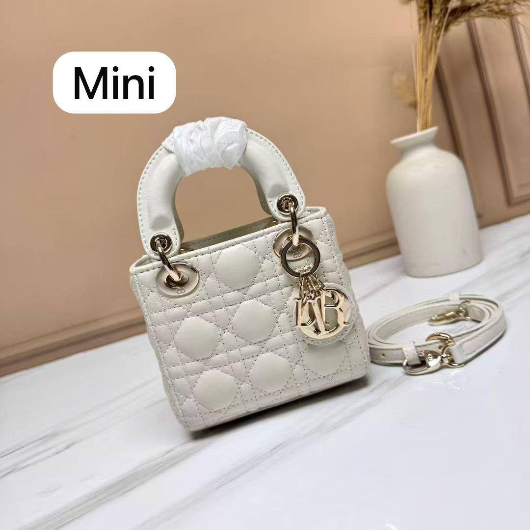Dior
master💓
250 dhs✅

Zain153
♥️♥️♥️