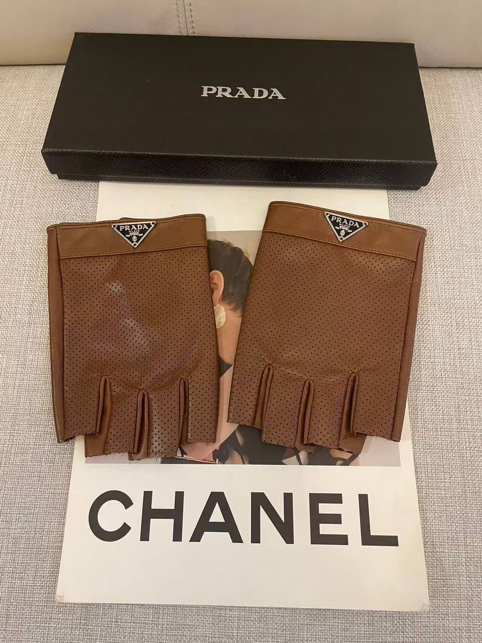 Glove
Available new collection 😍😍😍 
250 dhs🪙

Zain262
♥️♥️♥️