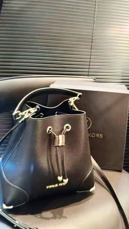 Bags
95 dhs✅

high quality 
With box
🎁🎁🎁

Zain26
♥️♥️♥️